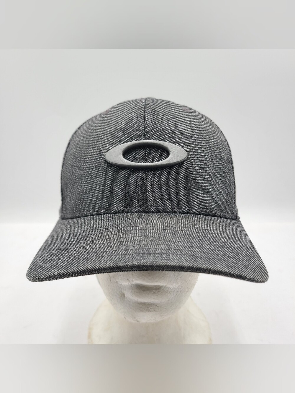 B55 Oakley Hat Cap Mens Gray Flex Fit Large Extra Large Out Classic Logo Stretch